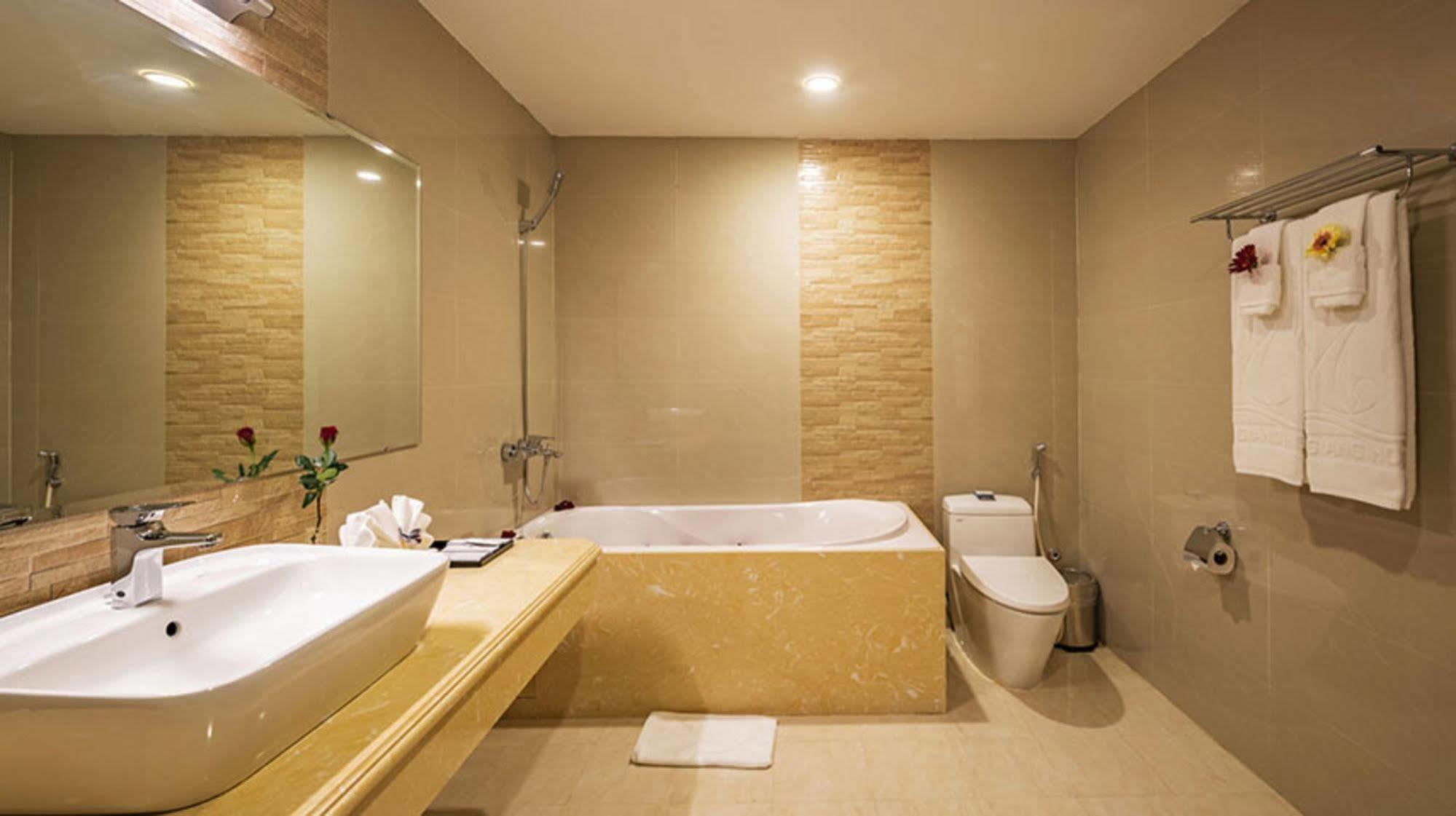 Lam Giang Hotel Vinh Exterior foto